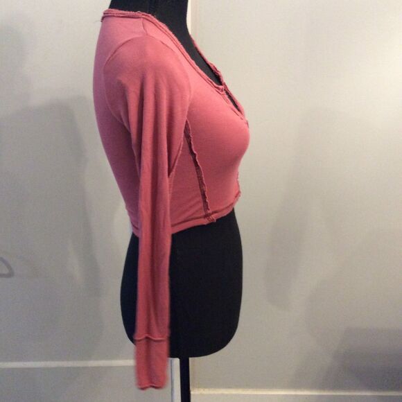 Urban Outfitters Ribbed Long Sleeve Cropped Top Medium M Dark pink - Picture 2 of 4